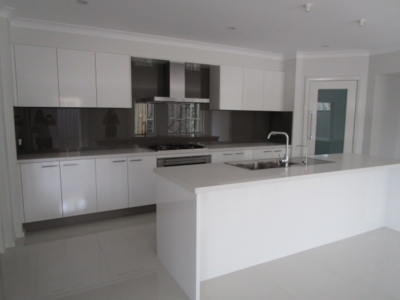 8 Panama Avenue, Denham Court NSW 2565