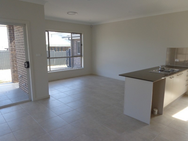 42 Spitzer Street, Gregory Hills NSW 2557