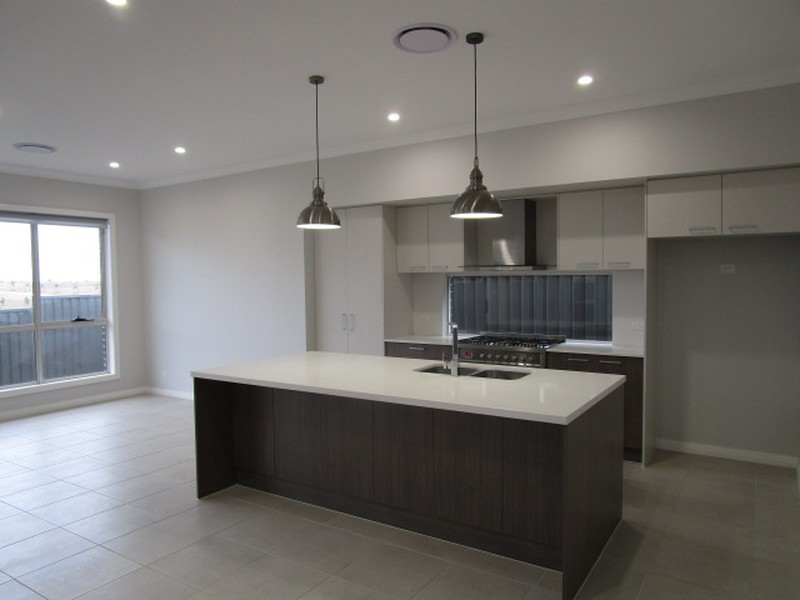 75 Spitzer Street, Gregory Hills NSW 2557