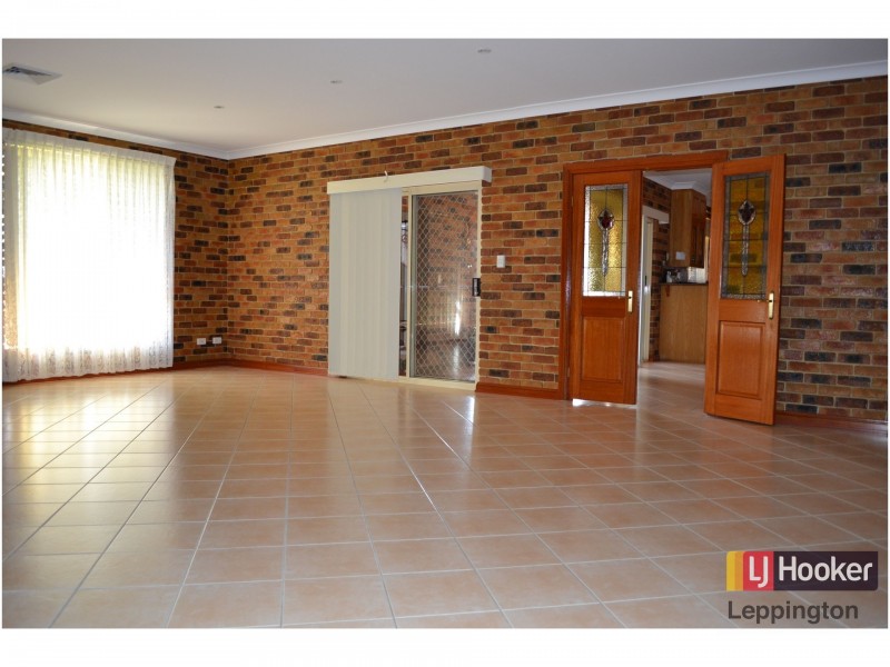 10 Herbert Street, Kemps Creek NSW 2178