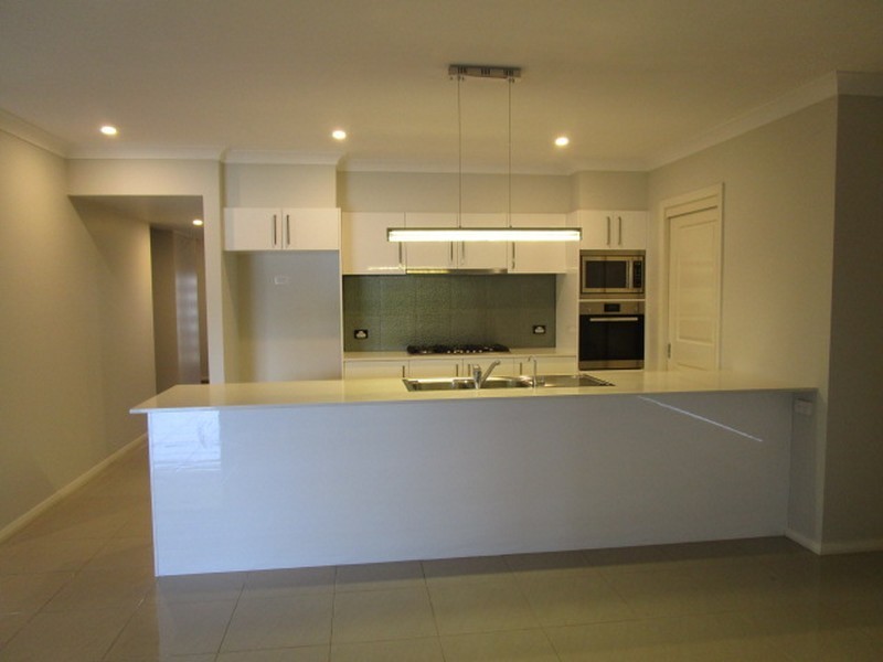 33 Faverolle Drive, Spring Farm NSW 2570