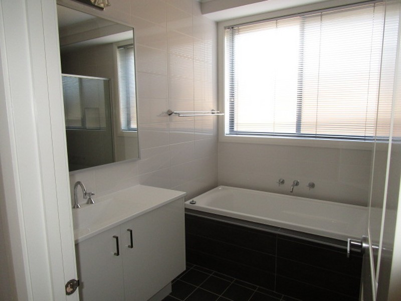 33 Faverolle Drive, Spring Farm NSW 2570