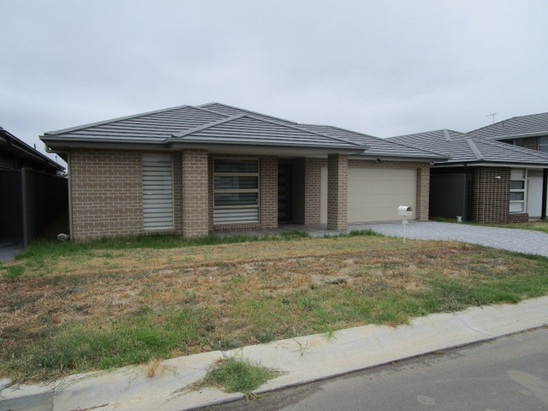 9 Penstock Street, Denham Court NSW 2565