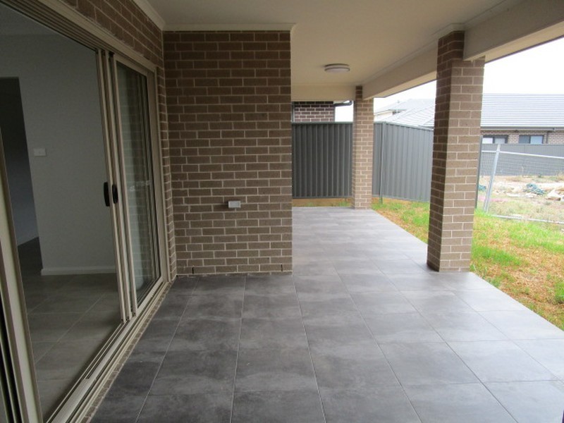 9 Penstock Street, Denham Court NSW 2565