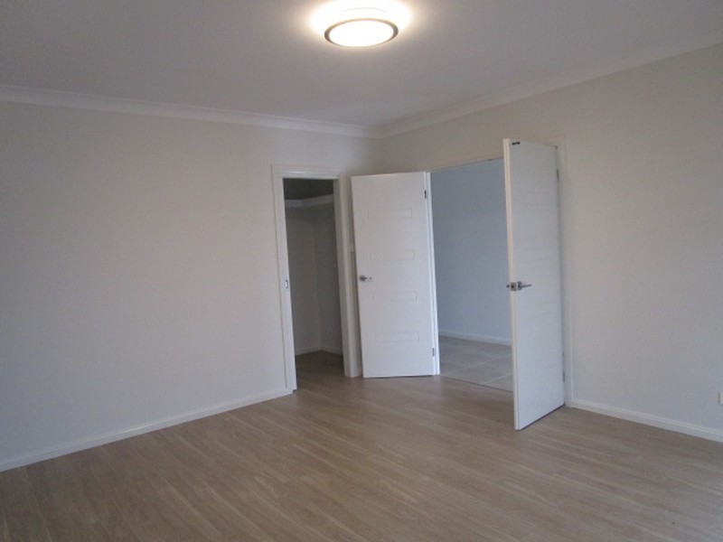 9 Penstock Street, Denham Court NSW 2565