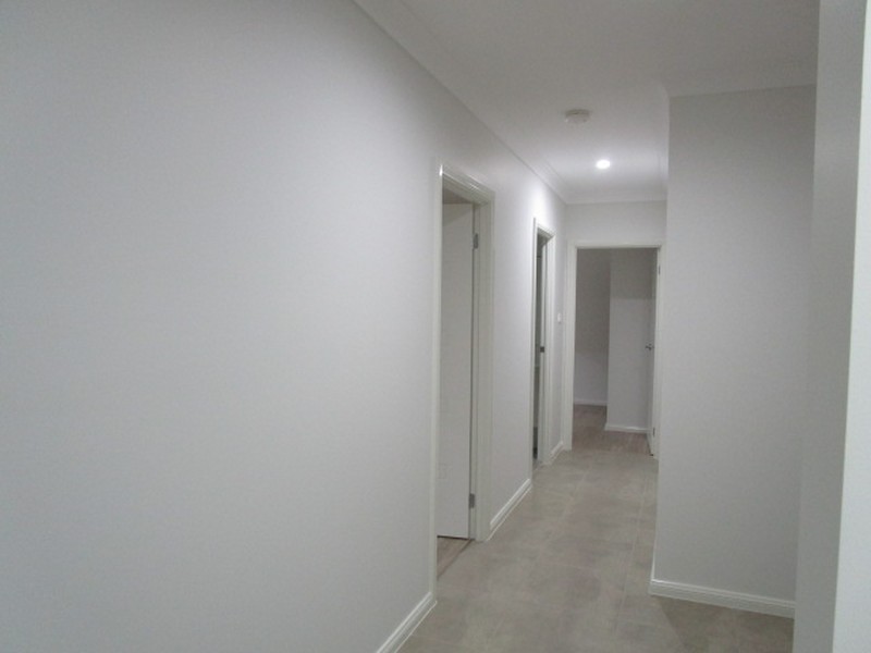 9 Penstock Street, Denham Court NSW 2565