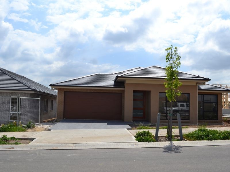 16 Larkham Street, Oran Park NSW 2570