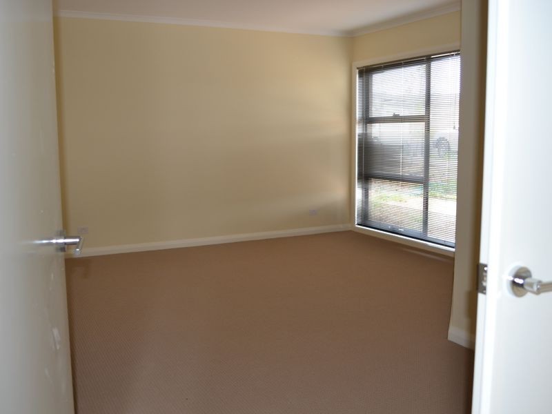 16 Larkham Street, Oran Park NSW 2570
