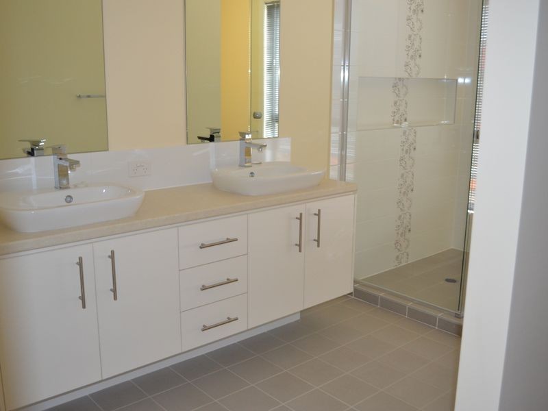 16 Larkham Street, Oran Park NSW 2570