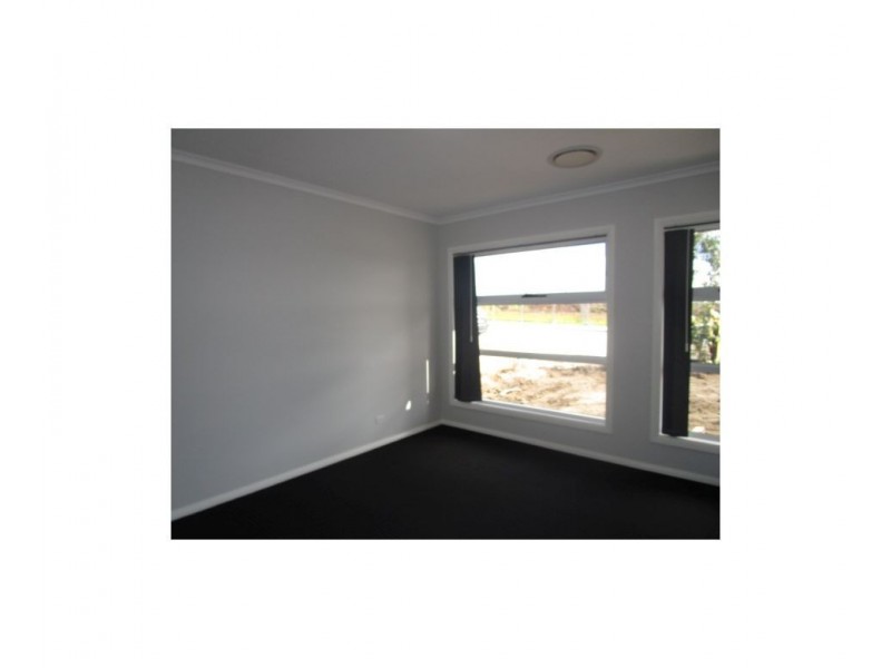 73 Commissioners Drive, Denham Court NSW 2565