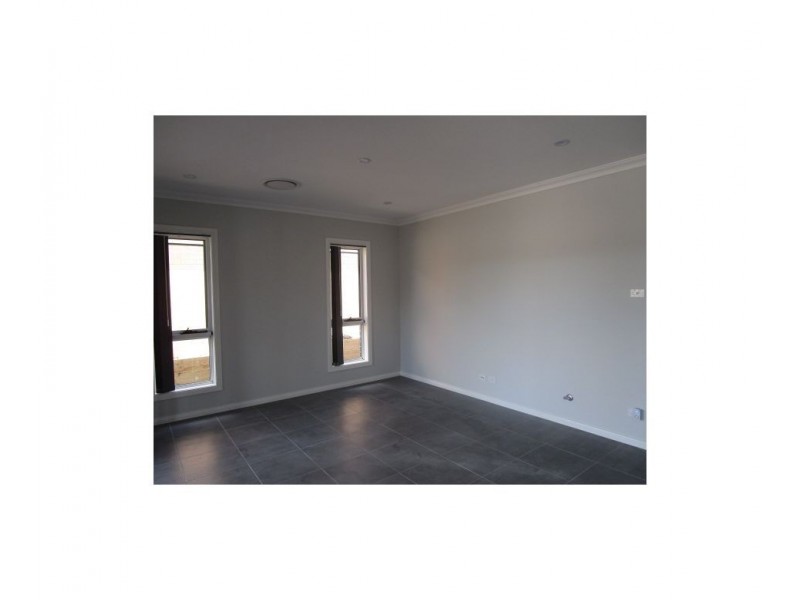 73 Commissioners Drive, Denham Court NSW 2565