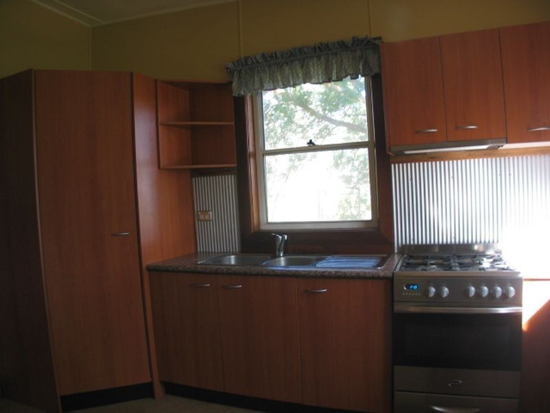 10 Fifth Avenue, Austral NSW 2179