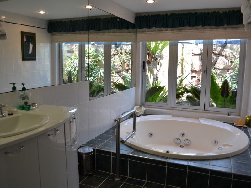 5 North Avenue, Rossmore NSW 2557