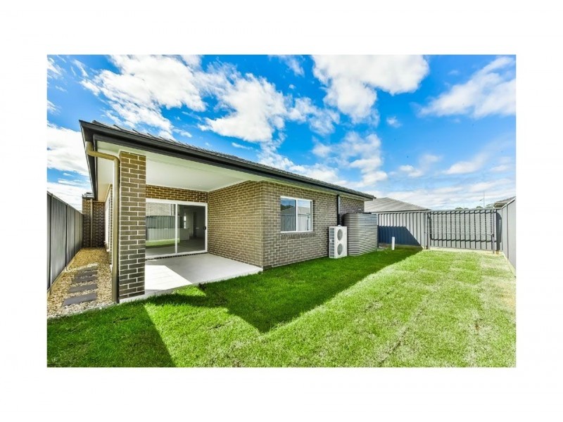 4 Dipodium Avenue, Denham Court NSW 2565