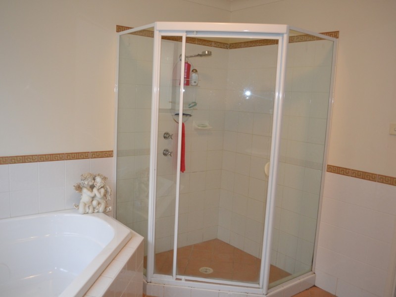 4 Lakeland Circuit, Harrington Park NSW 2567