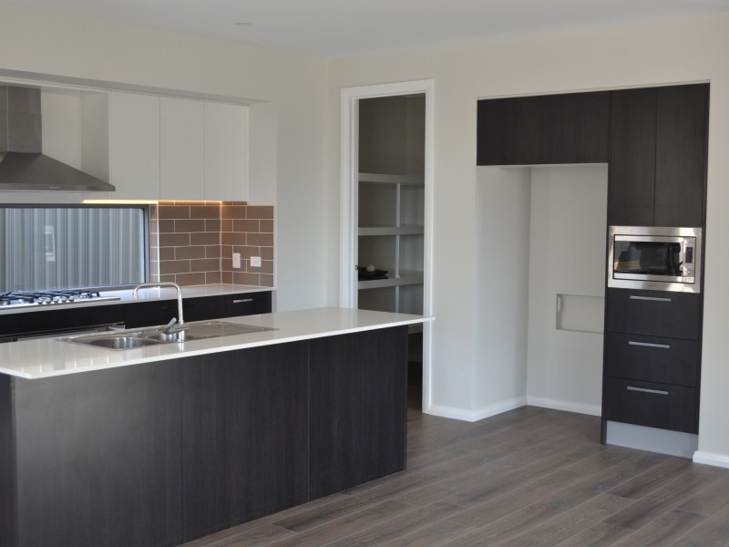 37 Grantham Crescent, Denham Court NSW 2565