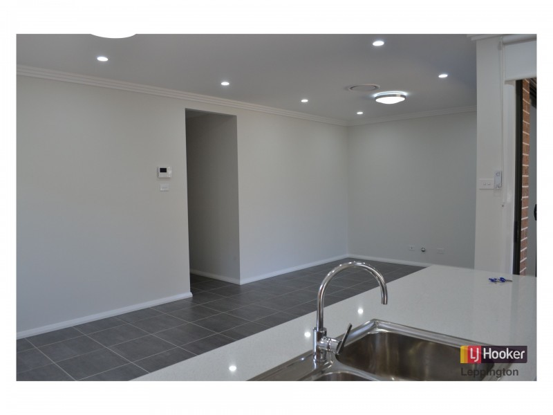 13 Glycine Street, Denham Court NSW 2565