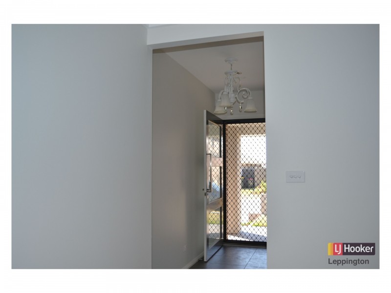 13 Glycine Street, Denham Court NSW 2565