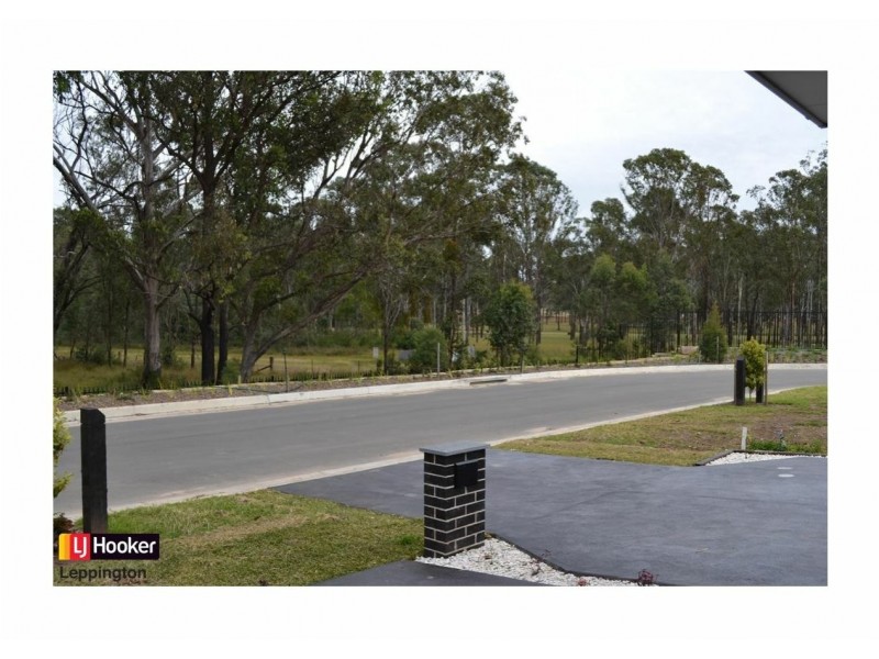 85 Sawsedge Avenue, Denham Court NSW 2565