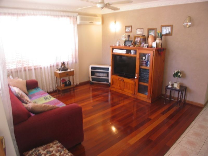 The Oaks NSW 2570