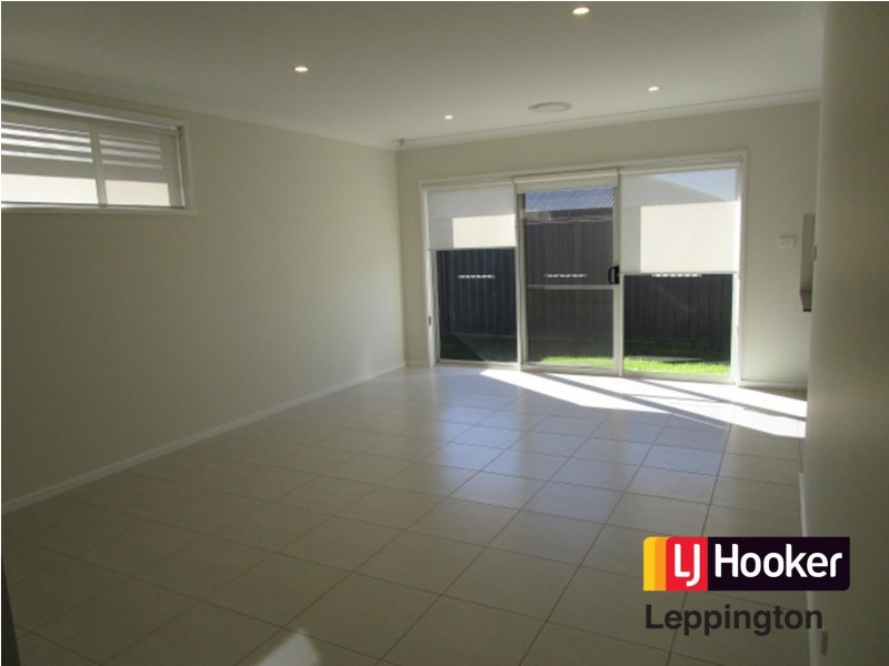 10 Glycine Street, Denham Court NSW 2565