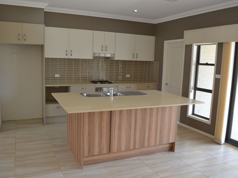 12 Ancona Avenue, Spring Farm NSW 2570