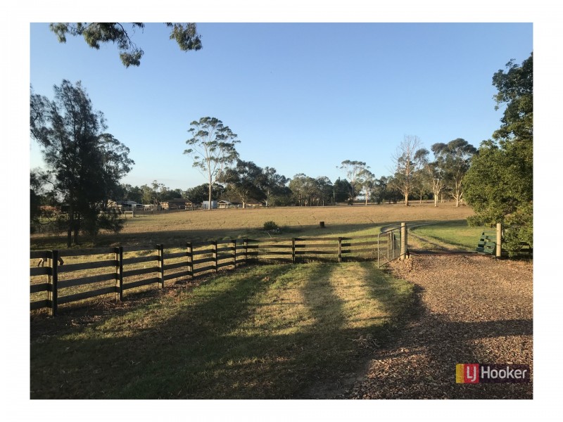 115 Whitaker Road, Rossmore NSW 2557