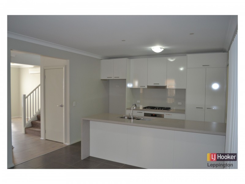 24 Stanley Avenue, Middleton Grange NSW 2171