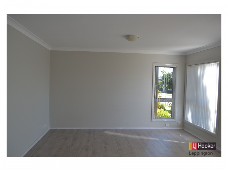 24 Stanley Avenue, Middleton Grange NSW 2171