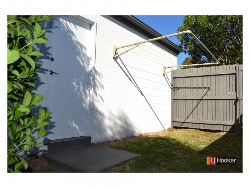 24 Stanley Avenue, Middleton Grange NSW 2171