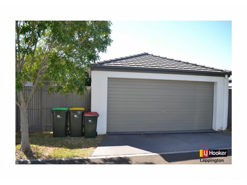 24 Stanley Avenue, Middleton Grange NSW 2171