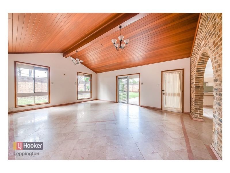 100 Jacaranda Crescent, Casula NSW 2170