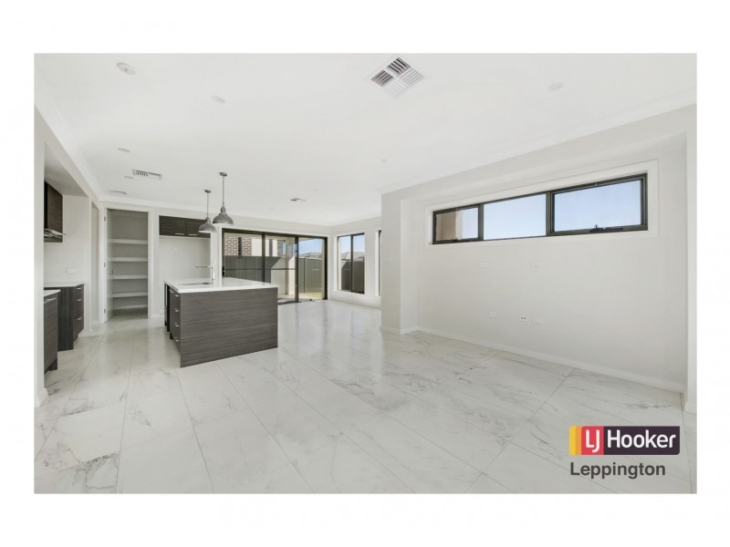 1/148 Village Circuit, Gregory Hills NSW 2557