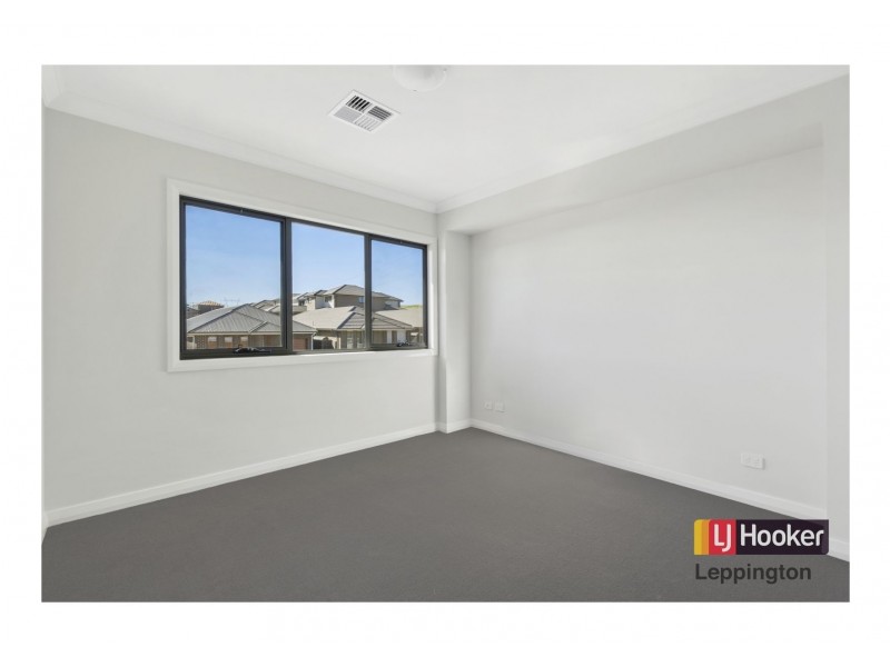 1/148 Village Circuit, Gregory Hills NSW 2557