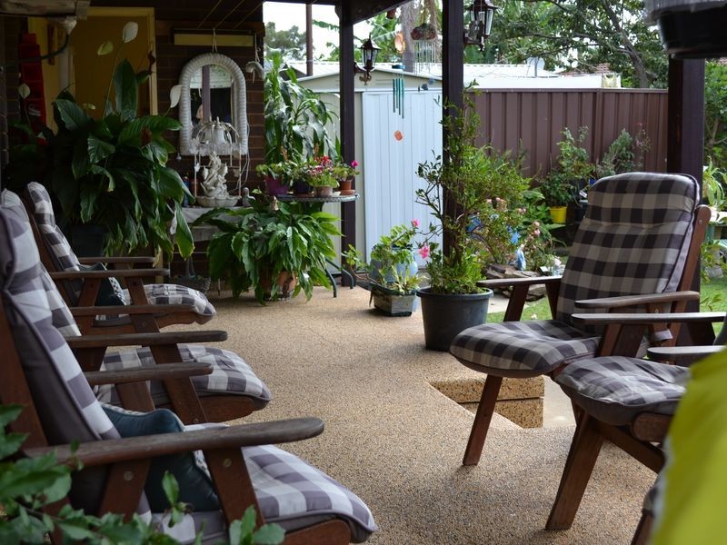 33 Oliveri Crescent, Green Valley NSW 2168