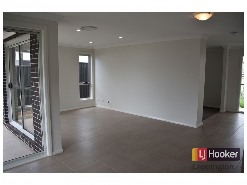 7 Riceflower Drive, Denham Court NSW 2565