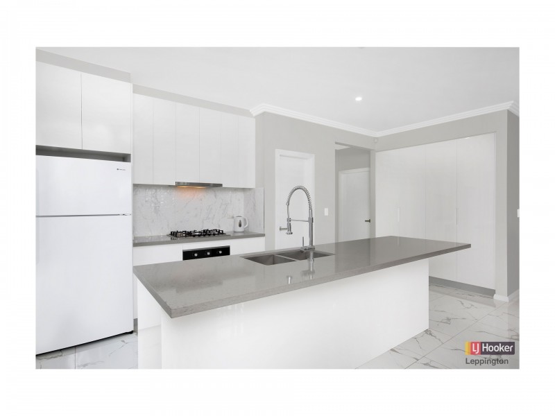 85 Sawsedge Avenue, Denham Court NSW 2565