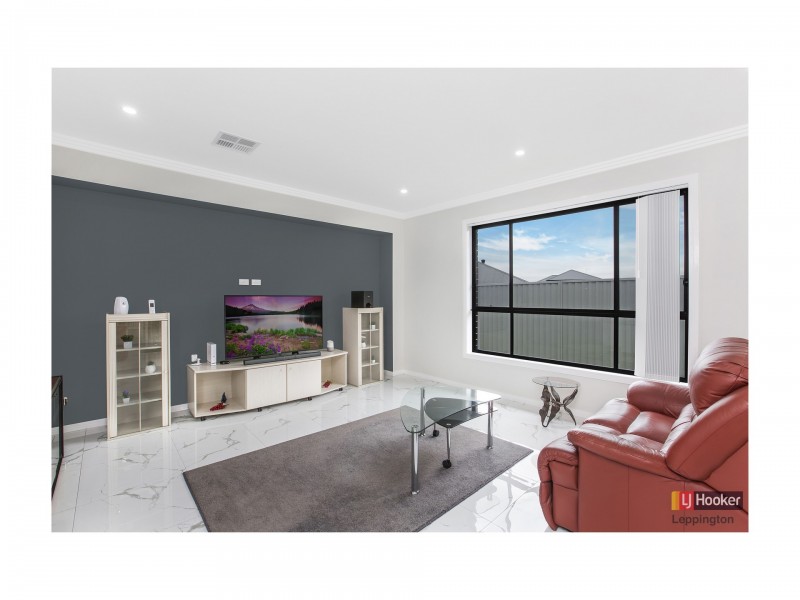 85 Sawsedge Avenue, Denham Court NSW 2565