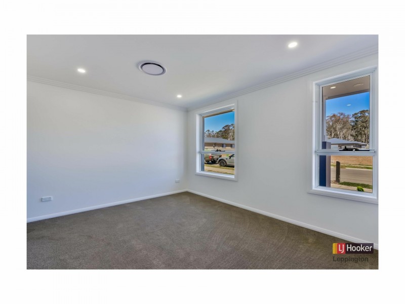 7 Storksbill Avenue, Denham Court NSW 2565