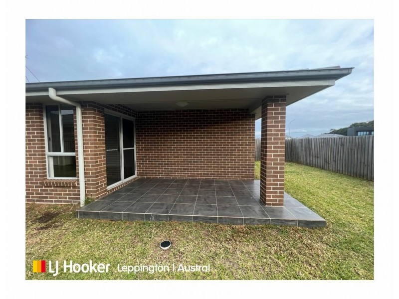 33 Silky Road, Spring Farm NSW 2570