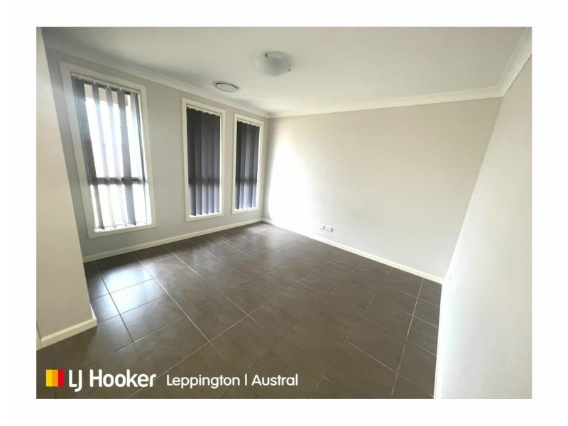 33 Silky Road, Spring Farm NSW 2570