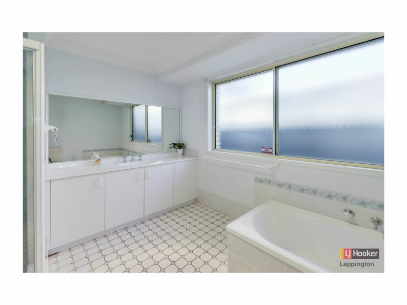 16 Steamer Place, Currans Hill NSW 2567