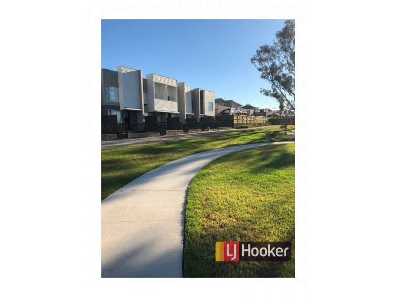 18 Indigo Crescent, Denham Court NSW 2565