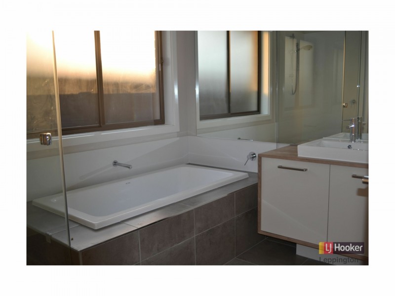 38 Law Crescent, Oran Park NSW 2570
