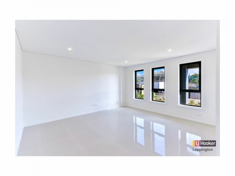 42 Fanflower Avenue, Denham Court NSW 2565