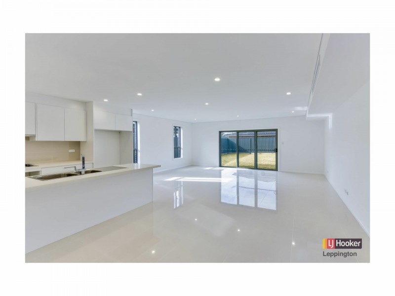 42 Fanflower Avenue, Denham Court NSW 2565