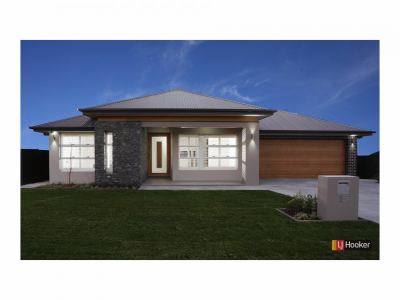 15 Chamberlain Way, Harrington Park NSW 2567