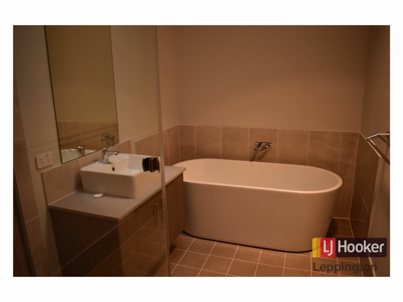 50 Wiregrass Avenue, Denham Court NSW 2565