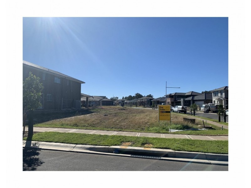 29 Wollahan Avenue, Denham Court NSW 2565