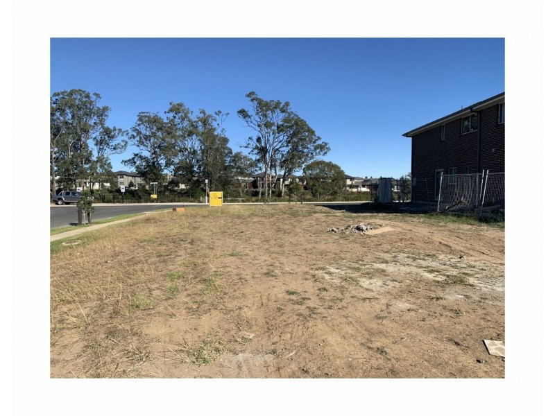 29 Wollahan Avenue, Denham Court NSW 2565